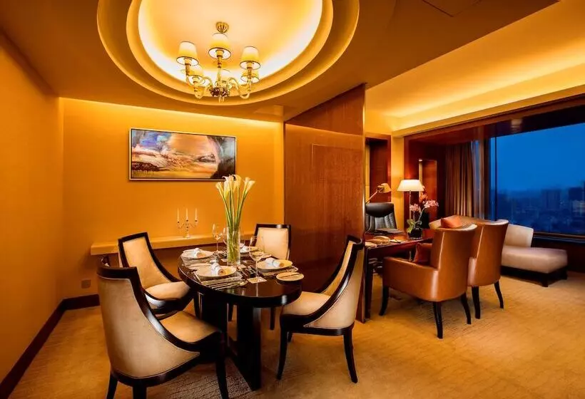 Deluxe Suite, Hilton Hefei