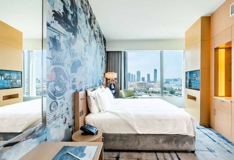 اتاق اجرایی, Media One