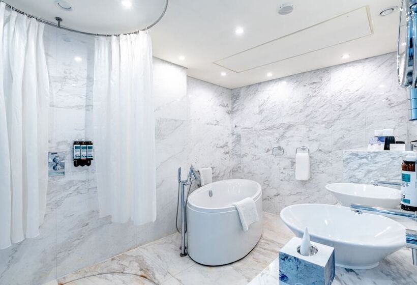 سوییت, Media One