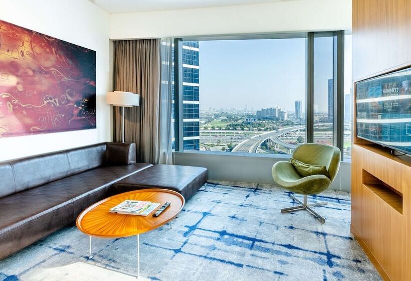 سوییت, Media One