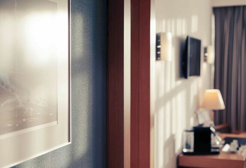 Номер Престиж, Mercure Lisboa Almada