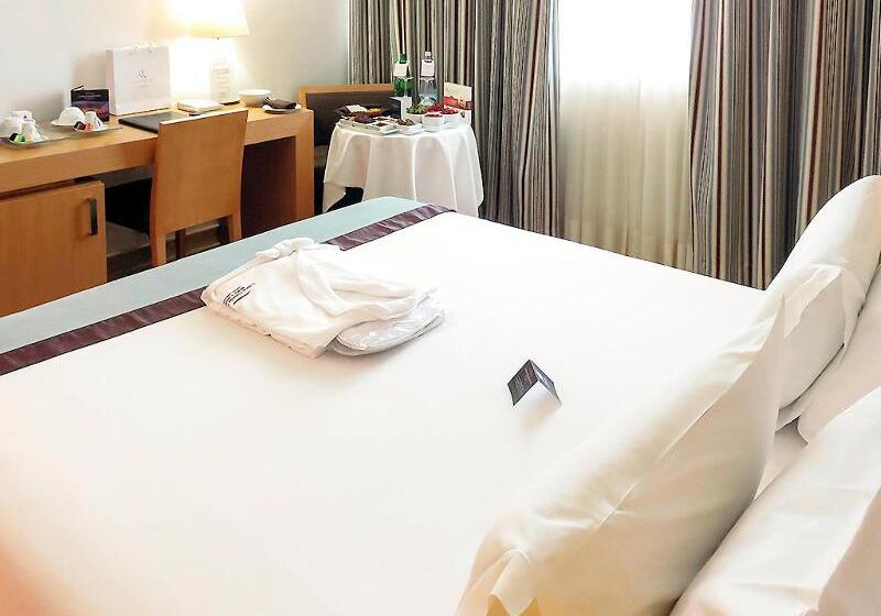 اتاق استاندارد یک نفره, Mercure Lisboa Almada