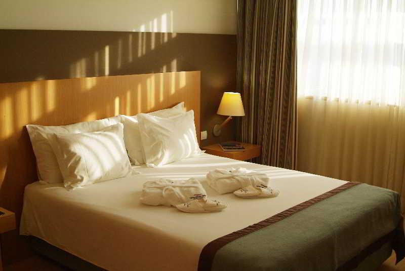 اتاق استاندارد یک نفره, Mercure Lisboa Almada