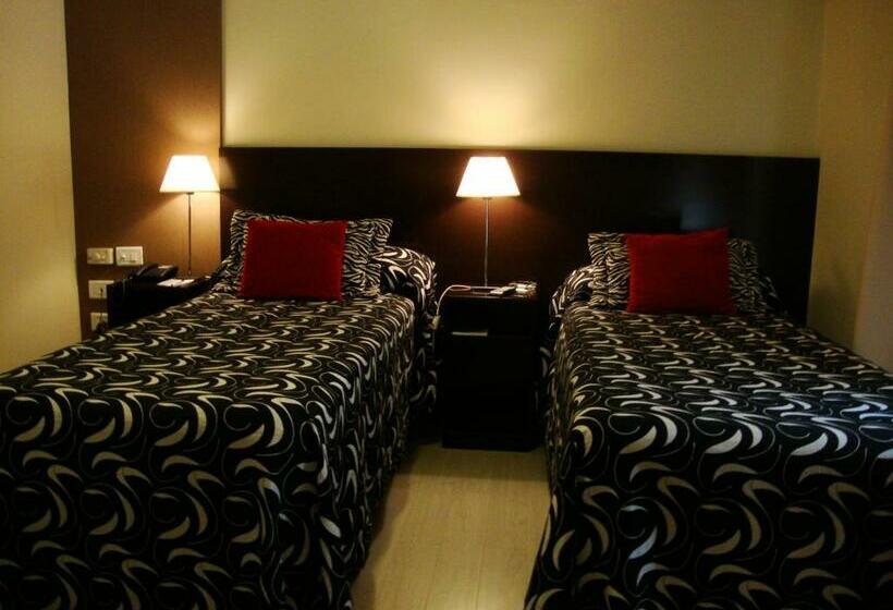 غرفة قياسية, Plaza