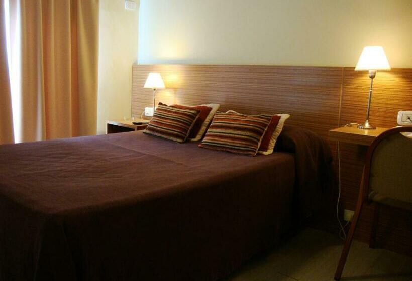 غرفة قياسية, Plaza