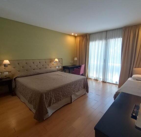 غرفة سوبيريور ثلاثية, Plaza