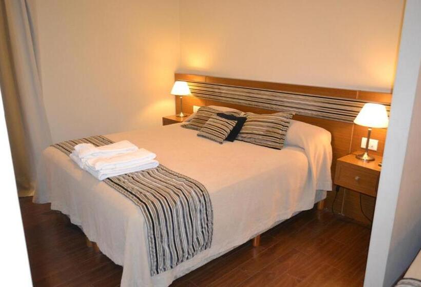 غرفة قياسية رباعية, Plaza