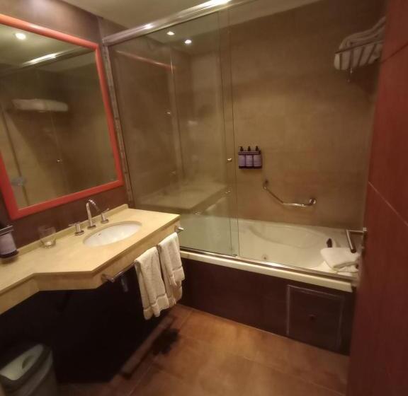 غرفة كومفورت, Plaza