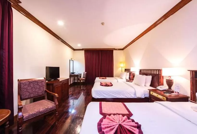 Deluxe Triple Room