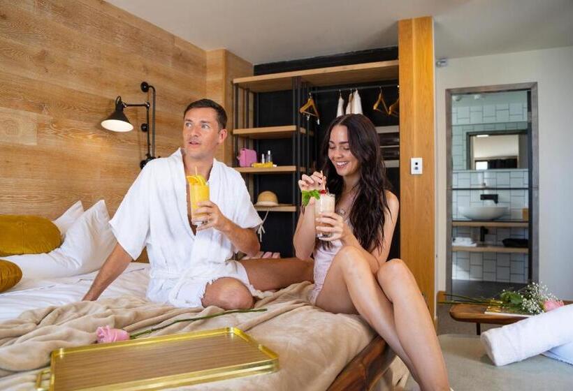 스위트 킹사이즈 침대, The Island Gold Coast