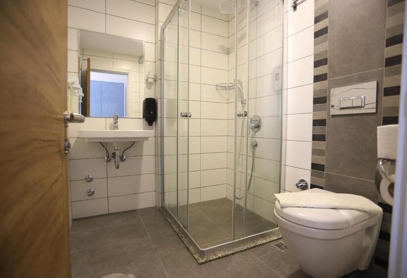 バルコニー付きジュニアスイート, Tonoz Beach