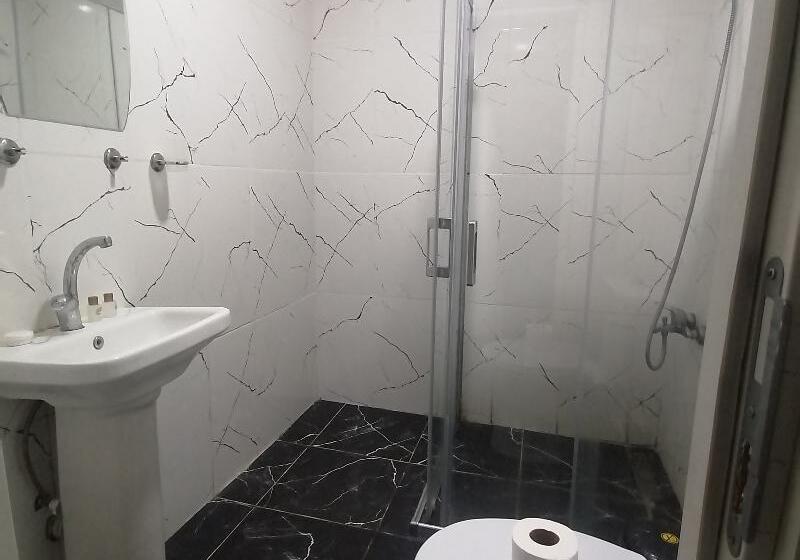 スタンダードルーム, Tonoz Beach