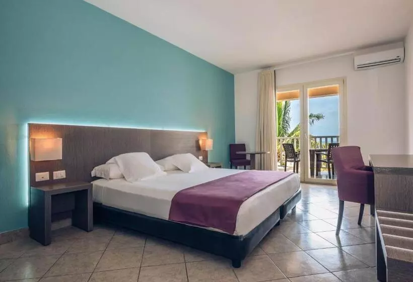 اتاق استاندارد با چشم‌انداز دریا, VOI Praia de Chaves Resort