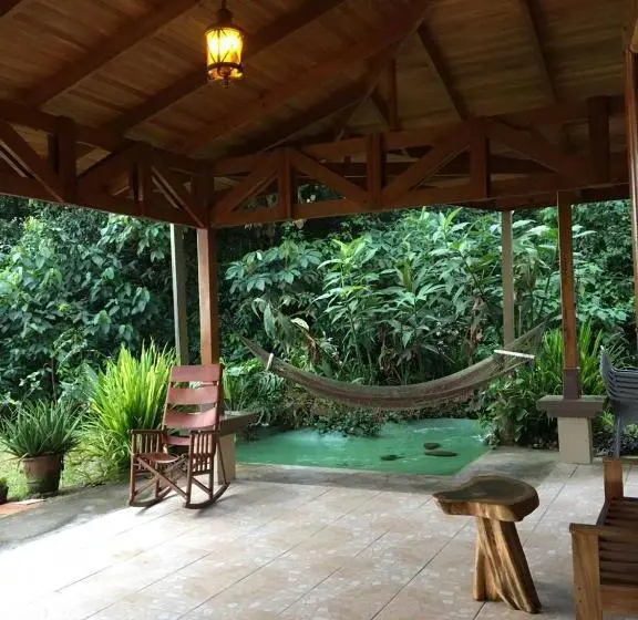 ３ベッドルームハウス, Birds & Breakfast Costa Rica