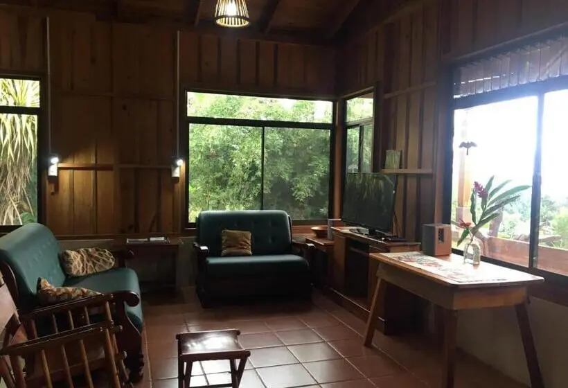 ３ベッドルームハウス, Birds & Breakfast Costa Rica