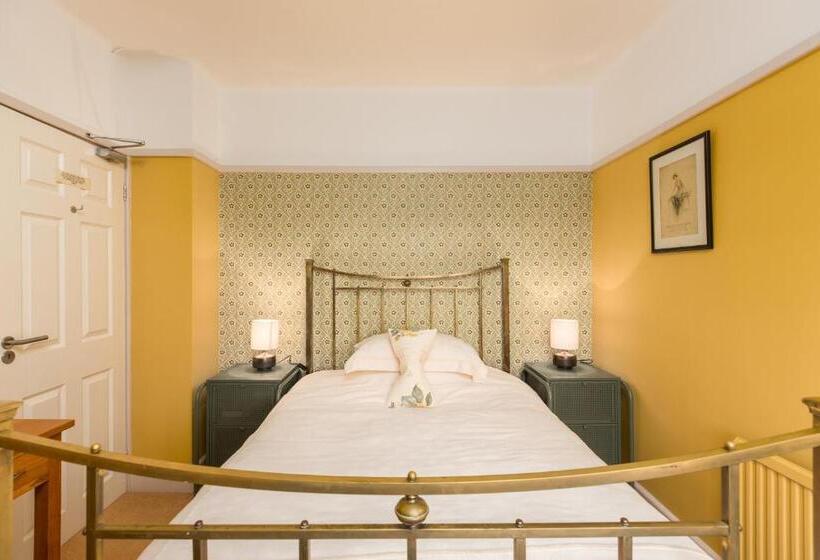 Standard room with outdoor bath, Chestnut Grove Bed And Breakfast