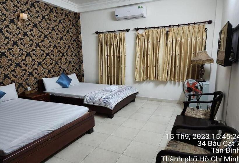 اتاق خانوادگی, Bau Cat