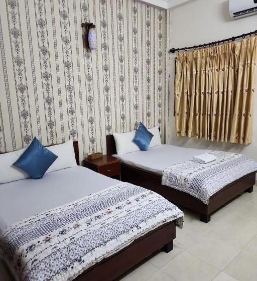 اتاق خانوادگی, Bau Cat