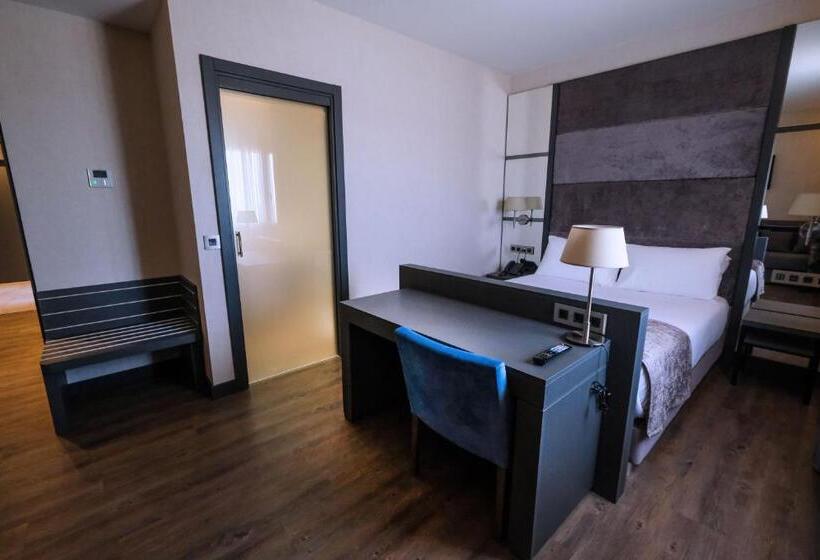 חדר סטנדרט יחיד, Ld Sevilla