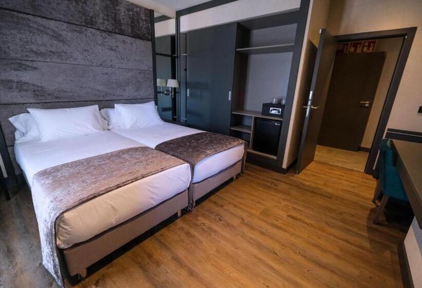 חדר סטנדרט מותאם לאדם עם מוגבלויות, Ld Sevilla