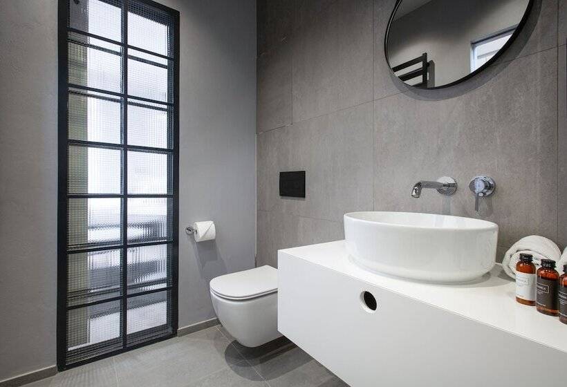 استودیوی استاندارد, Orea Place Seno