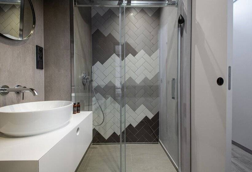 استودیوی استاندارد, Orea Place Seno