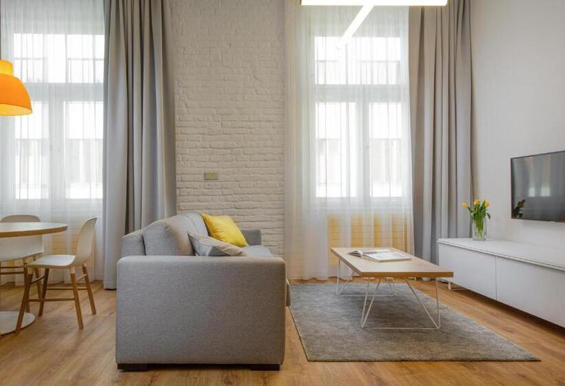 استودیوی لوکس, Orea Place Seno