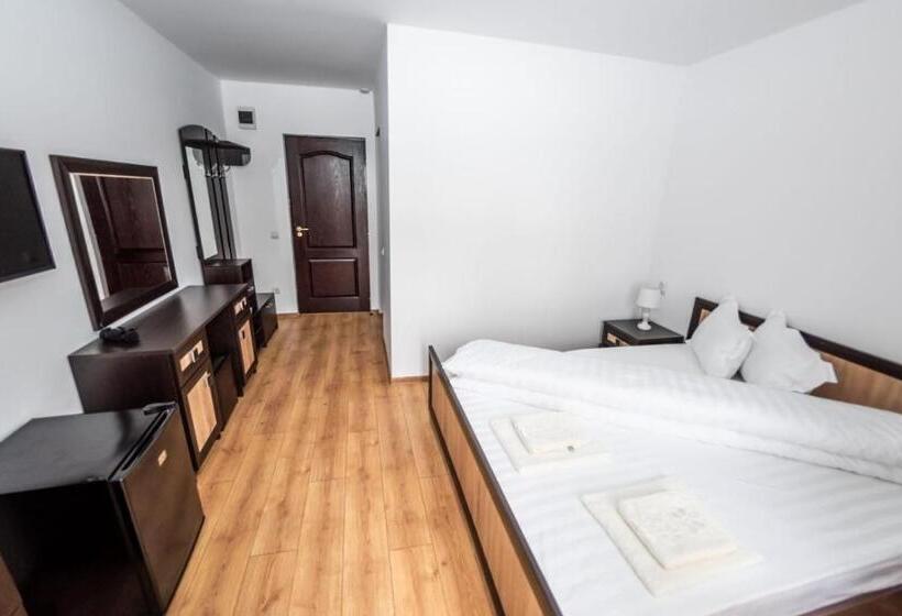 اتاق استاندارد با تخت بزرگ, Casa Câmpulungeană