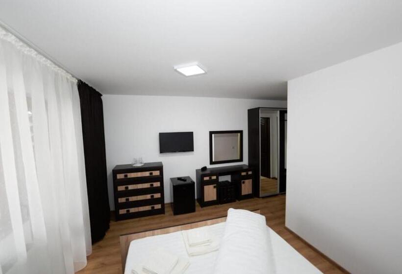 اتاق استاندارد با تخت بزرگ, Casa Câmpulungeană