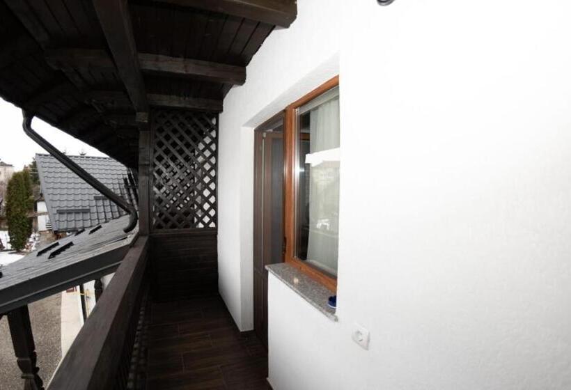 Quarto Estandar Cama King, Casa Câmpulungeană