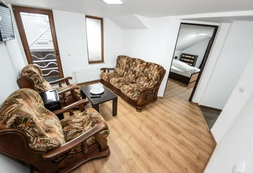 スイート(家族用), Casa Câmpulungeană