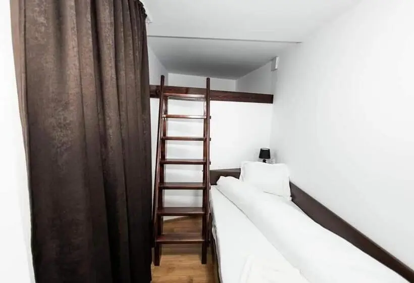 スタンダードシングルルーム, Casa Câmpulungeană