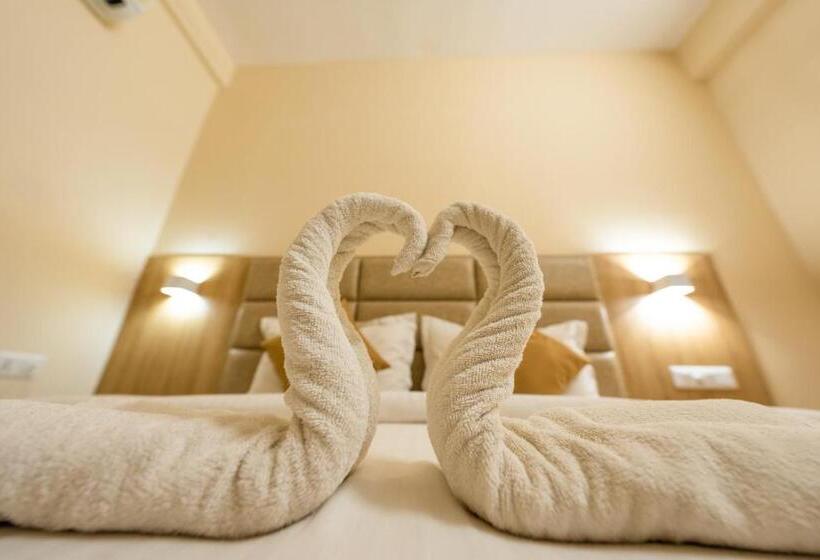 Номер Deluxe, Tag Hotels