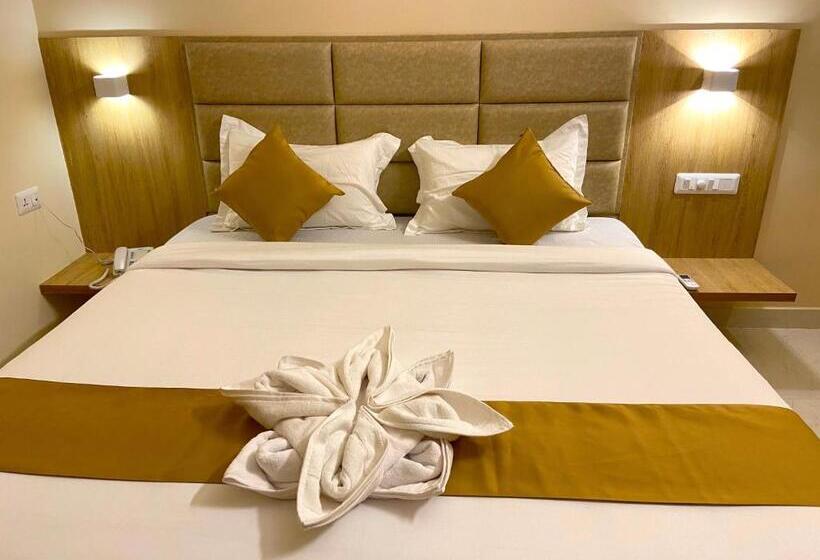 Номер Deluxe Кровать Кинг, Tag Hotels