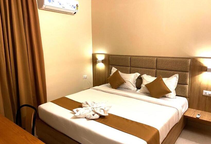 غرفة ديلوكس سرير كينج, Tag Hotels