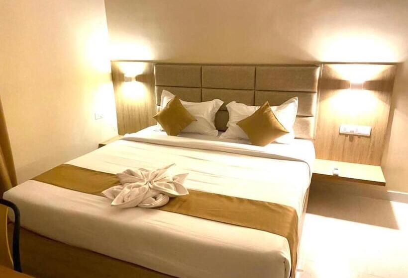 غرفة ديلوكس سرير كينج, Tag Hotels