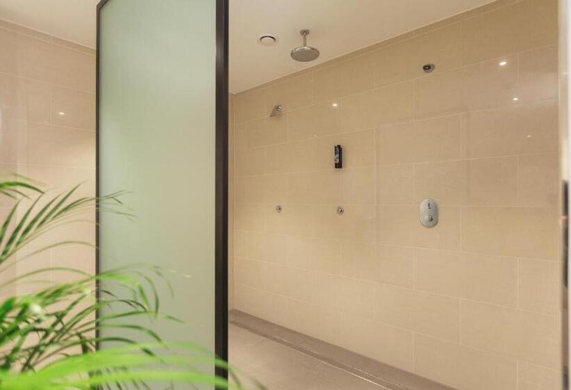 شقة غرفة واحدة, The Niu Belt Apartments