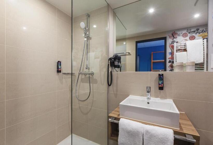 شقة غرفة واحدة, The Niu Belt Apartments