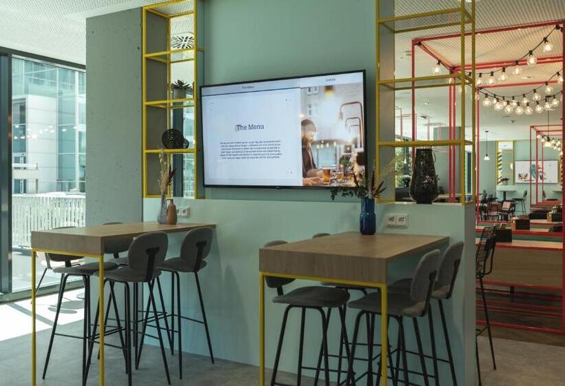 شقة غرفة واحدة, The Niu Belt Apartments