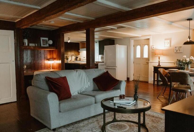 4ベッドルームハウス, Auberge De L'ouest