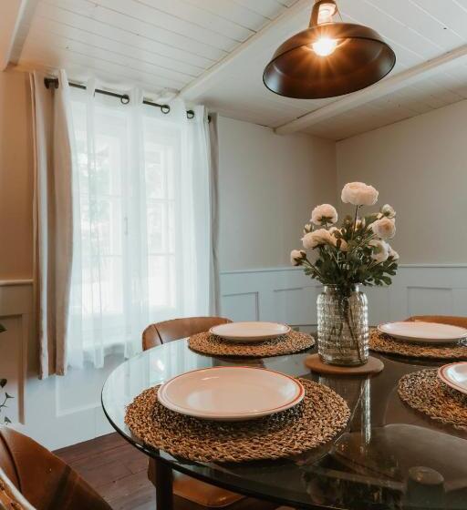 4ベッドルームハウス, Auberge De L'ouest