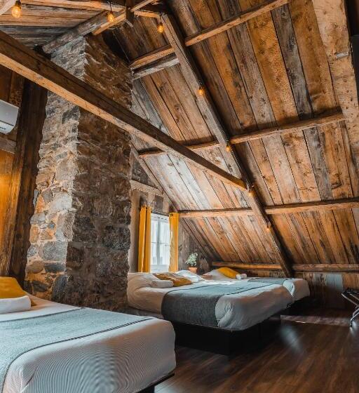 4ベッドルームハウス, Auberge De L'ouest