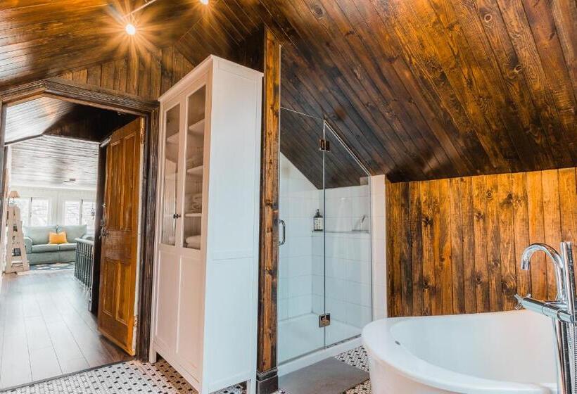 4ベッドルームハウス, Auberge De L'ouest