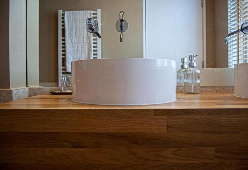 اتاق لوکس, The Felix 10