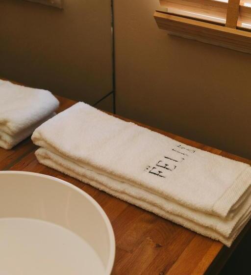 اتاق لوکس, The Felix 10