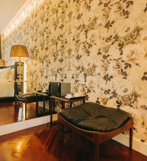 اتاق خانوادگی, The Felix 10