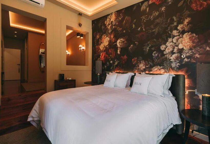 اتاق سوپریور با تخت بزرگ, The Felix 10