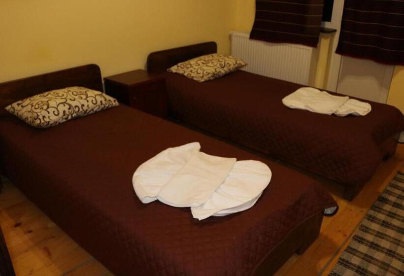 Quarto standard, оселя драгобрат