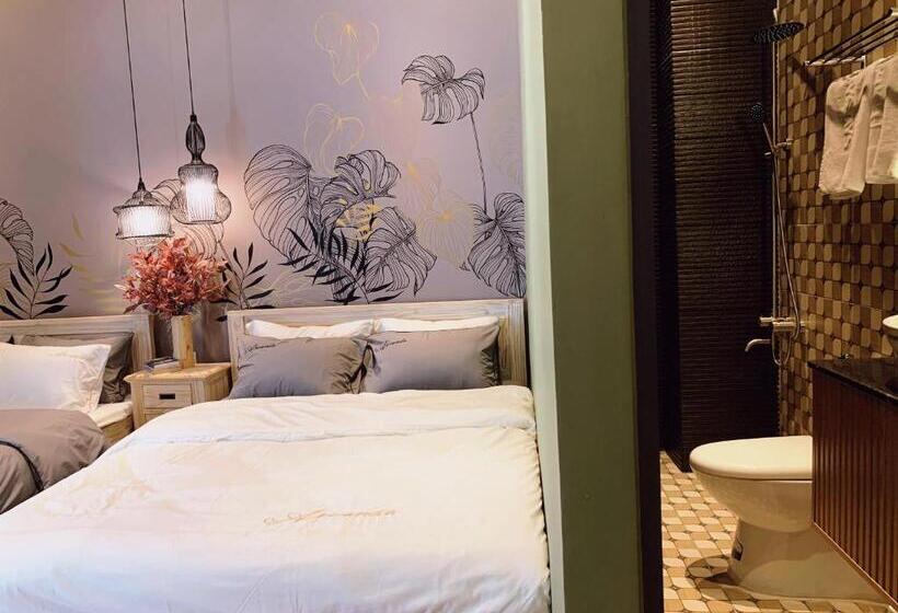 اتاق استاندارد چهارنفره با بالکن, 09 Homestay