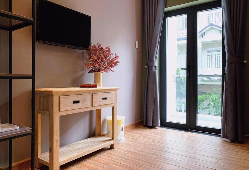 اتاق استاندارد چهارنفره با بالکن, 09 Homestay